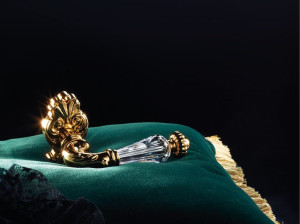 Латунная ручка в классическом стиле с кристаллами Swarovski® с насадкой