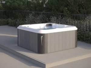 Мини-бассейн на открытом воздухе с гидромассажем на 4 места