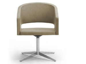 Спицевое кожаное кресло с подлокотниками