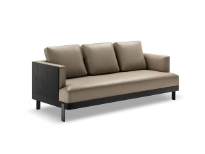 Кожаный диван