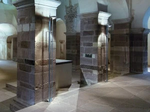 LICHT IM RAUM Лампа заземления