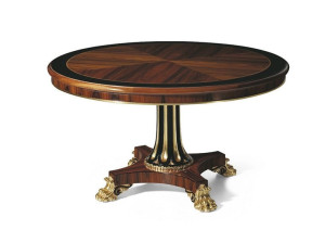 Круглый стол из розового дерева