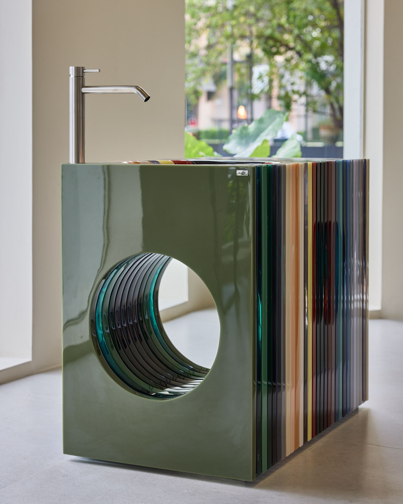 Отдельно стоящий умывальник из смолы Vallvé Tomos ARCH-00109968 - Вид №2