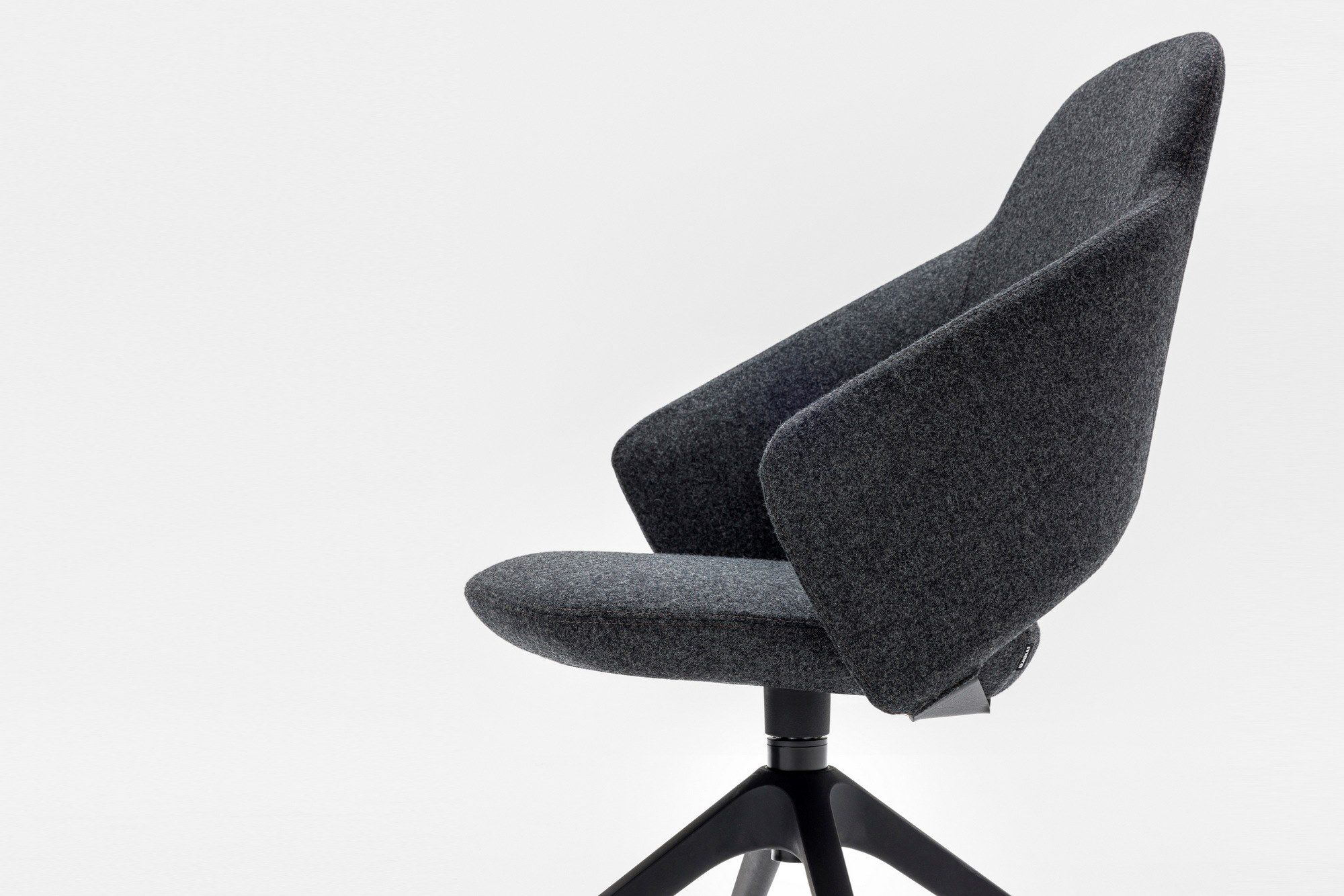 Тканевый поворотный операционный стул на насесте Mara Icon ARCH-00038998 - Вид №1