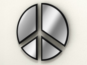 Настенное зеркало