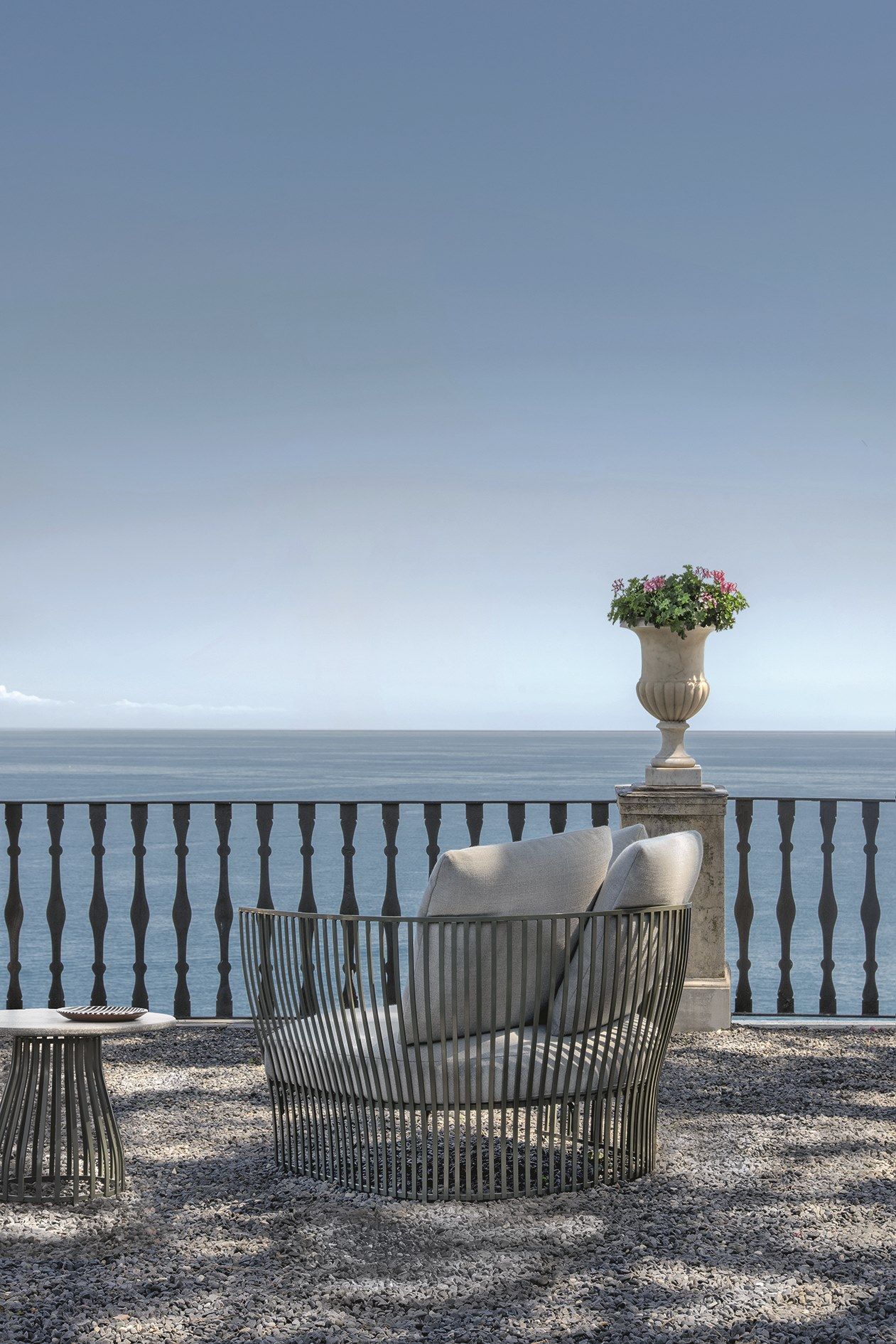 Тканевое и алюминиевое садовое кресло с подлокотниками Ethimo Venexia ARCH-00088409 - Вид №1