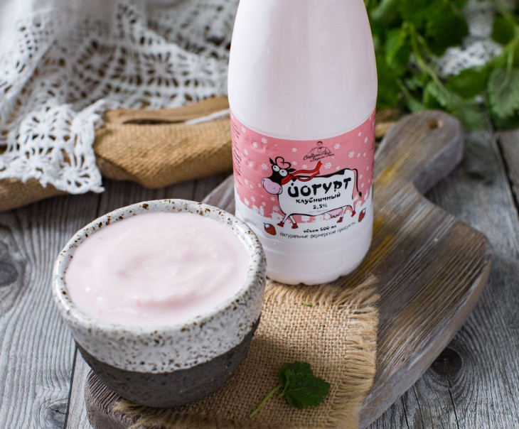 1900 Йогурт клубничный 2,5% Вкусляндия  - Вид №1