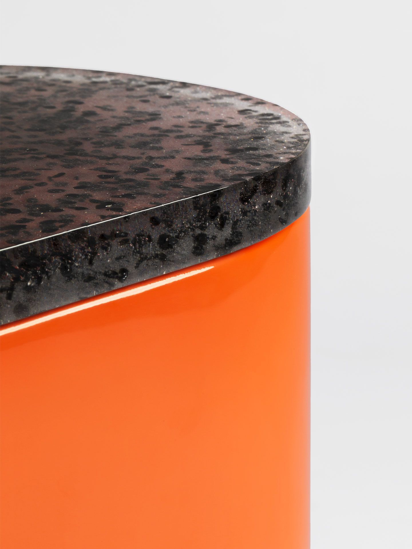 Овальный журнальный столик из МДФ с столешницей из переработанного полистирола Punto Zero штопка ARCH-00149524 - Вид №2