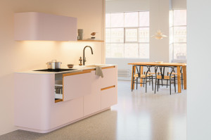 Линейная линолеумная секционная кухня