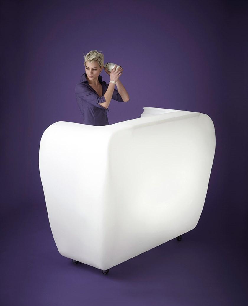 SLIDE Барная стойка с подсветкой из полиэтилена на колесиках для улицы sun-id-1448176 - Вид №1