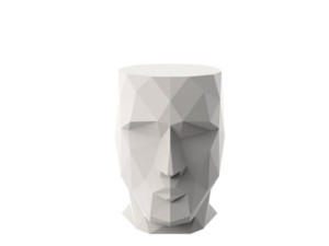 Пластиковый низкий садовый стул