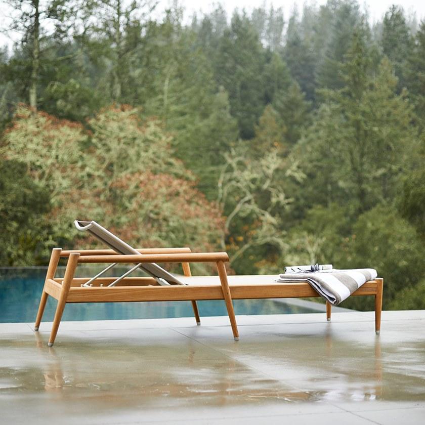 JANUS et Cie Садовая кушетка из тикового дерева с подлокотниками Konos sun-id-1370020 - Вид №3