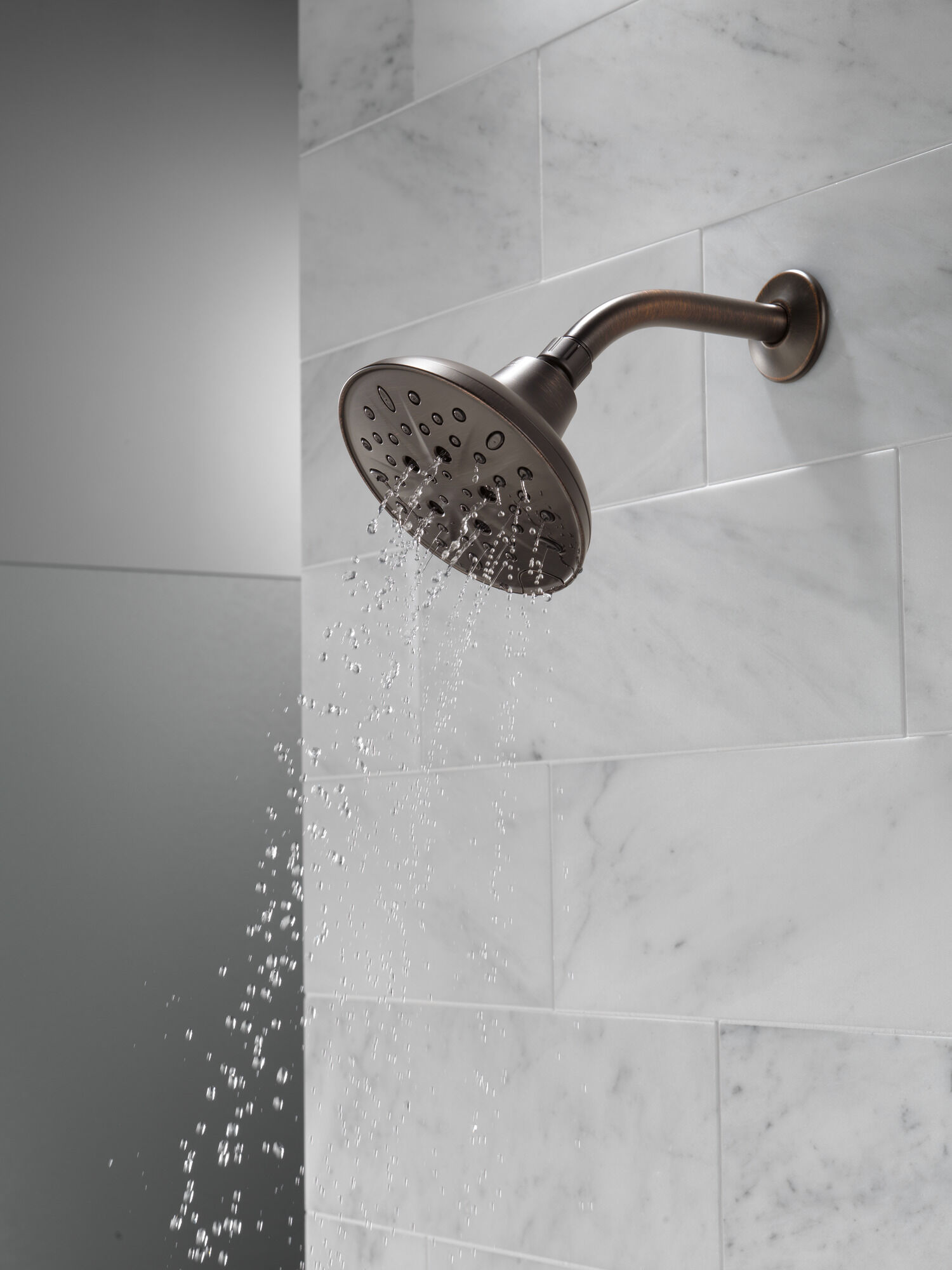 Насадка для душа H2O 1,75 галлона в минуту с 5 настройками Delta Faucet 75508RB - Вид №7