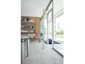 Подвижная стеклянная стена