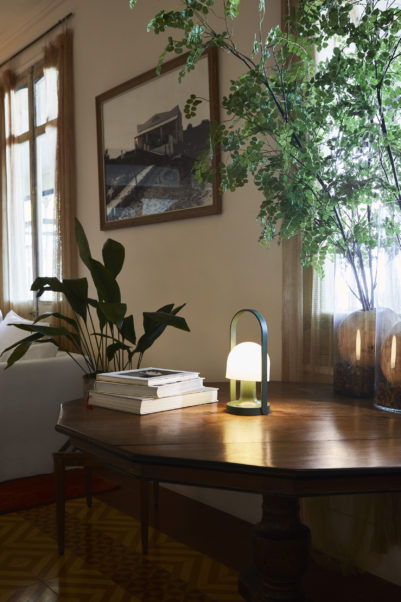 088901 Портативный светильник зеленый Marset FollowMe  - Вид №2