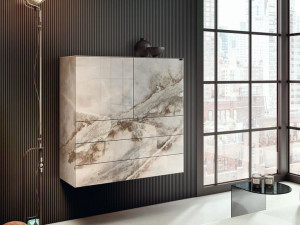 Стеклянный подвесной шкаф