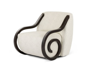 Тканевое кресло с подлокотниками