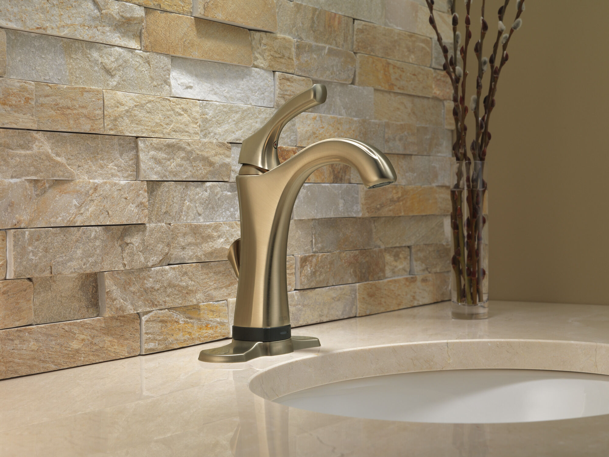 592T-CZ-DST Смеситель для ванной с одной ручкой с технологией Touch2O.xt® Delta Faucet Addison Шампанское бронза  - Вид №2