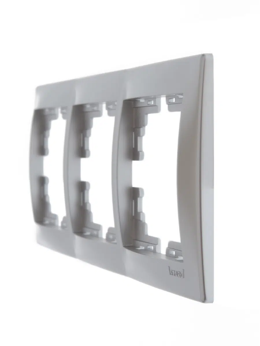 MIRA Рамка 3-ая горизонтальная серебро LEZARD 701-1010-148 - Вид №2