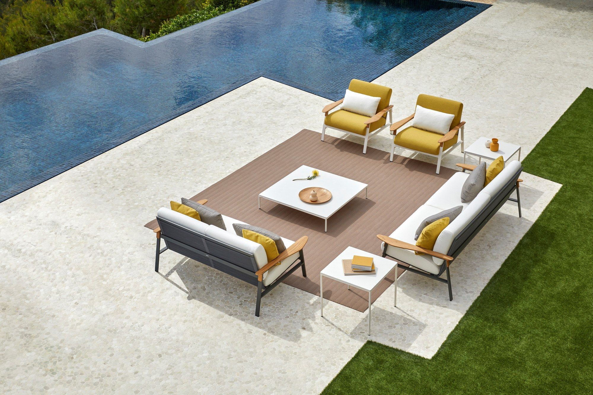 Квадратный алюминиевый журнальный столик с керамической столешницей POINT CITY ARCH-00120518 - Вид №1