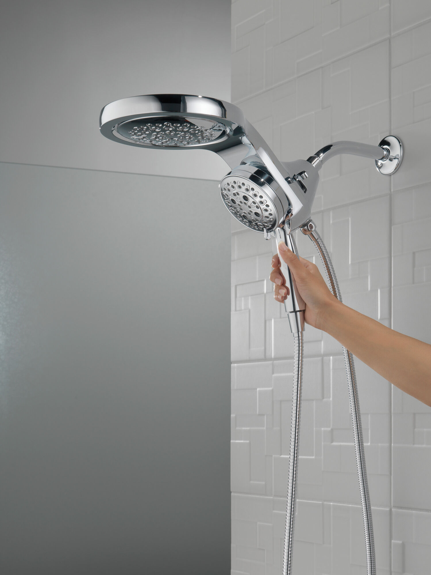 58680-CZ25 HydroRain® H2Okinetic® 5-регулировочная душевая лейка два в одном Delta Faucet Universal Showering Шампанское бронза  - Вид №9