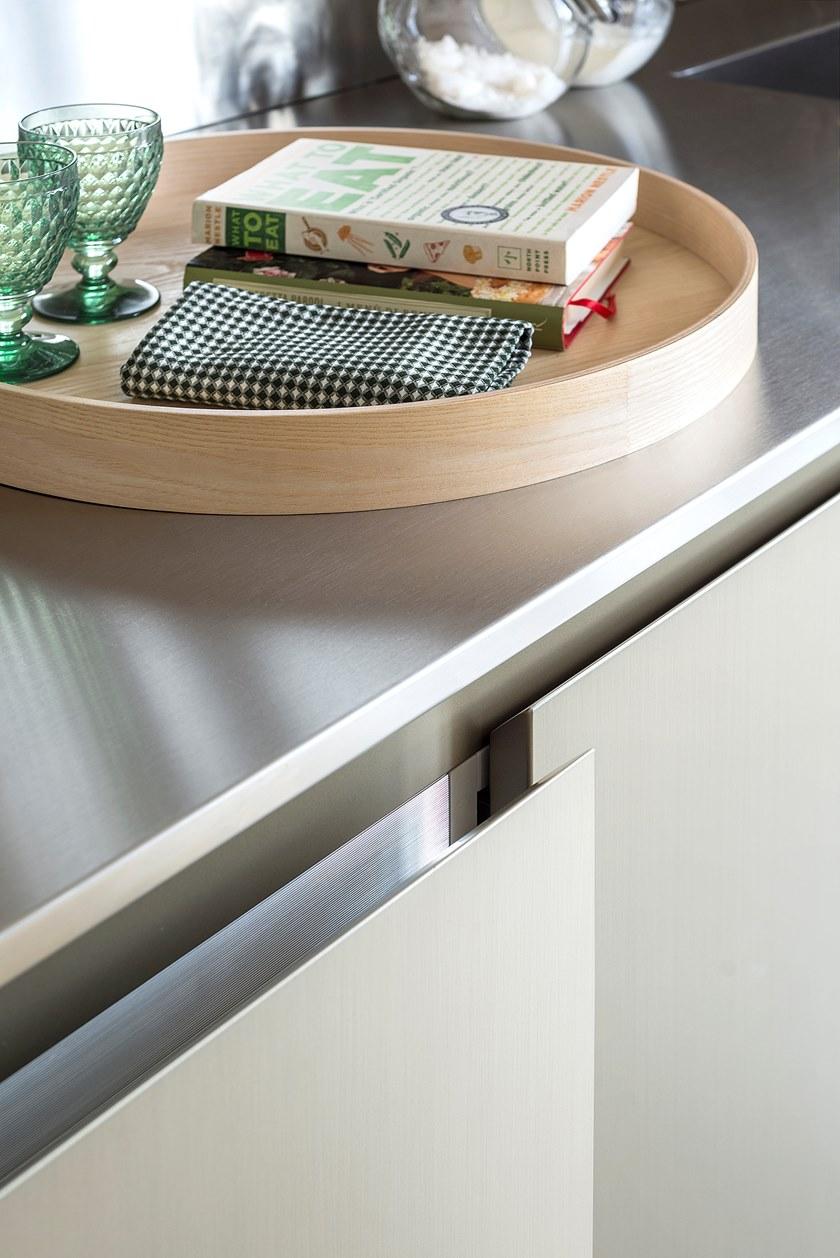 TM Italia Cucine Двухсторонняя линейная кухня с консольным столом K6 sun-id-1478858 - Вид №5