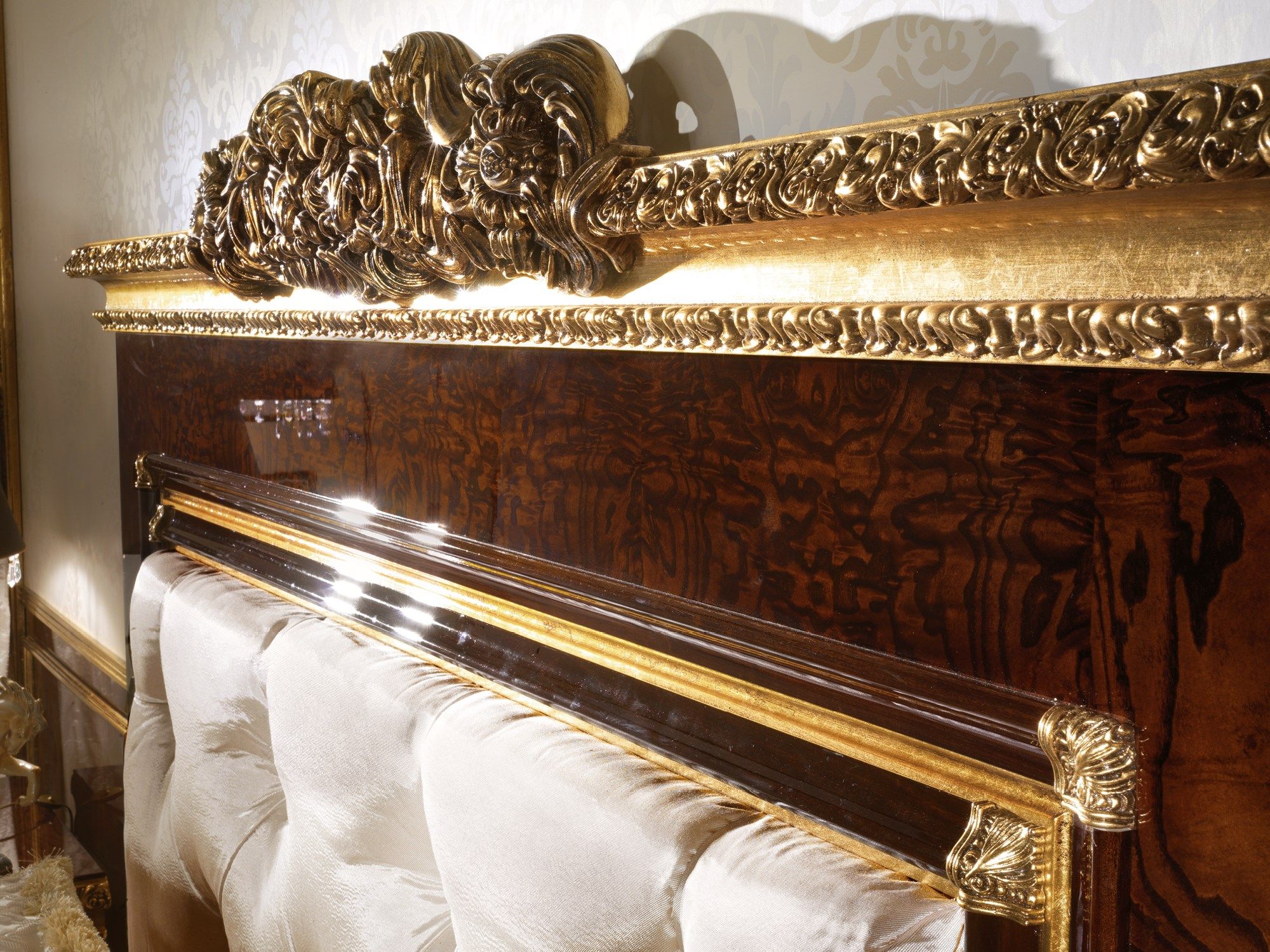 Кровать из массива дерева с высоким изголовьем A.R. Arredamenti Grand Royal ARCH-00145619 - Вид №2