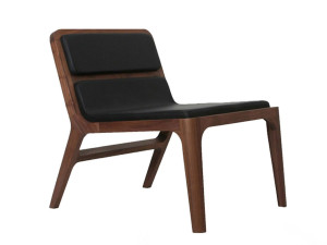 Кресло из цельного дерева и кожи