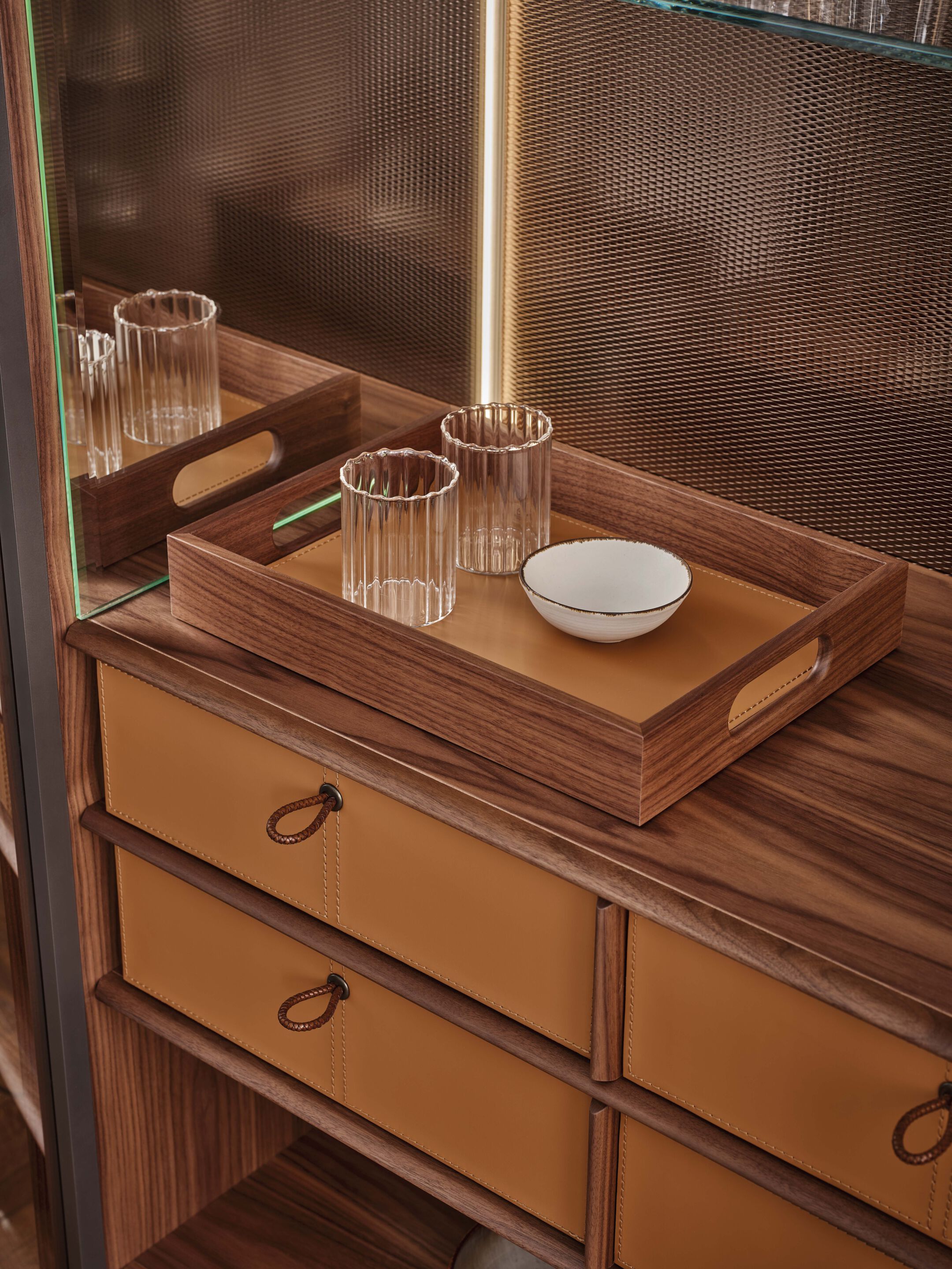 Шкаф из орехового дерева со встроенным освещением Porada двадцать четыре ARCH-00107630 - Вид №5