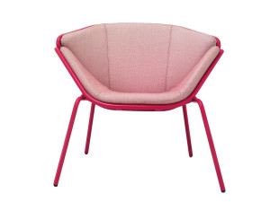 Тканевое кресло с подлокотниками