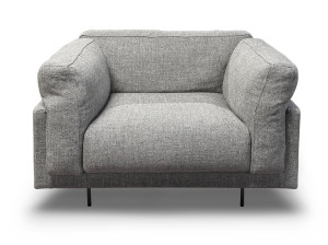 Тканевое кресло с подлокотниками