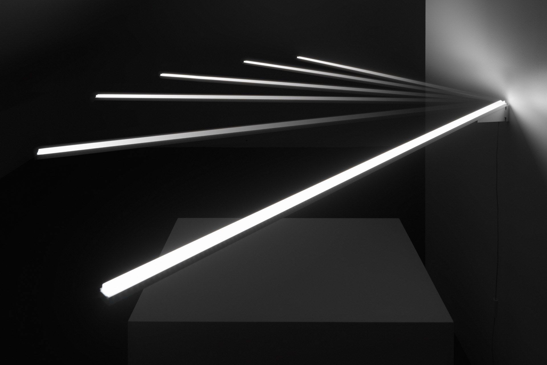 Регулируемая розетка из алюминия и ПММА Stilnovo Xilema ARCH-00146891 - Вид №1