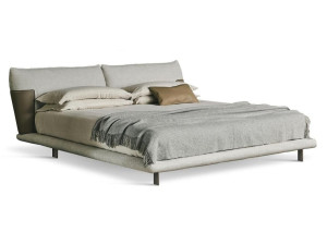 Двуспальная кровать из ткани