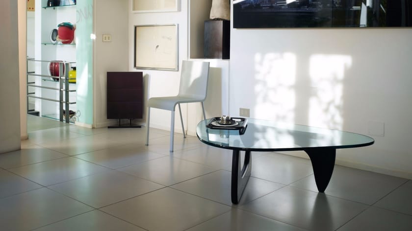 Журнальный столик из дерева и стекла In Stock Vitra ARCH-00065164 - Вид №4