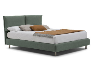 Двуспальная мягкая кровать