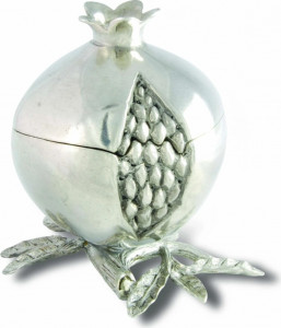 10648838 Vagabond House Чаша для специй с крышкой Vagabond House Гранат 8см, олово Олово