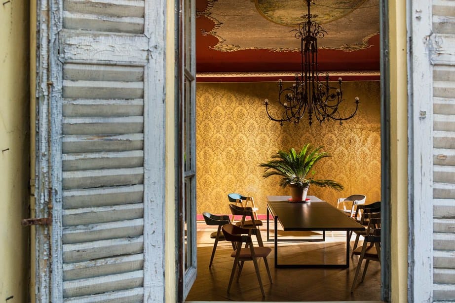 Деревянный штабелируемый стул с подлокотниками MOROSO Матильда ARCH-00136807 - Вид №18