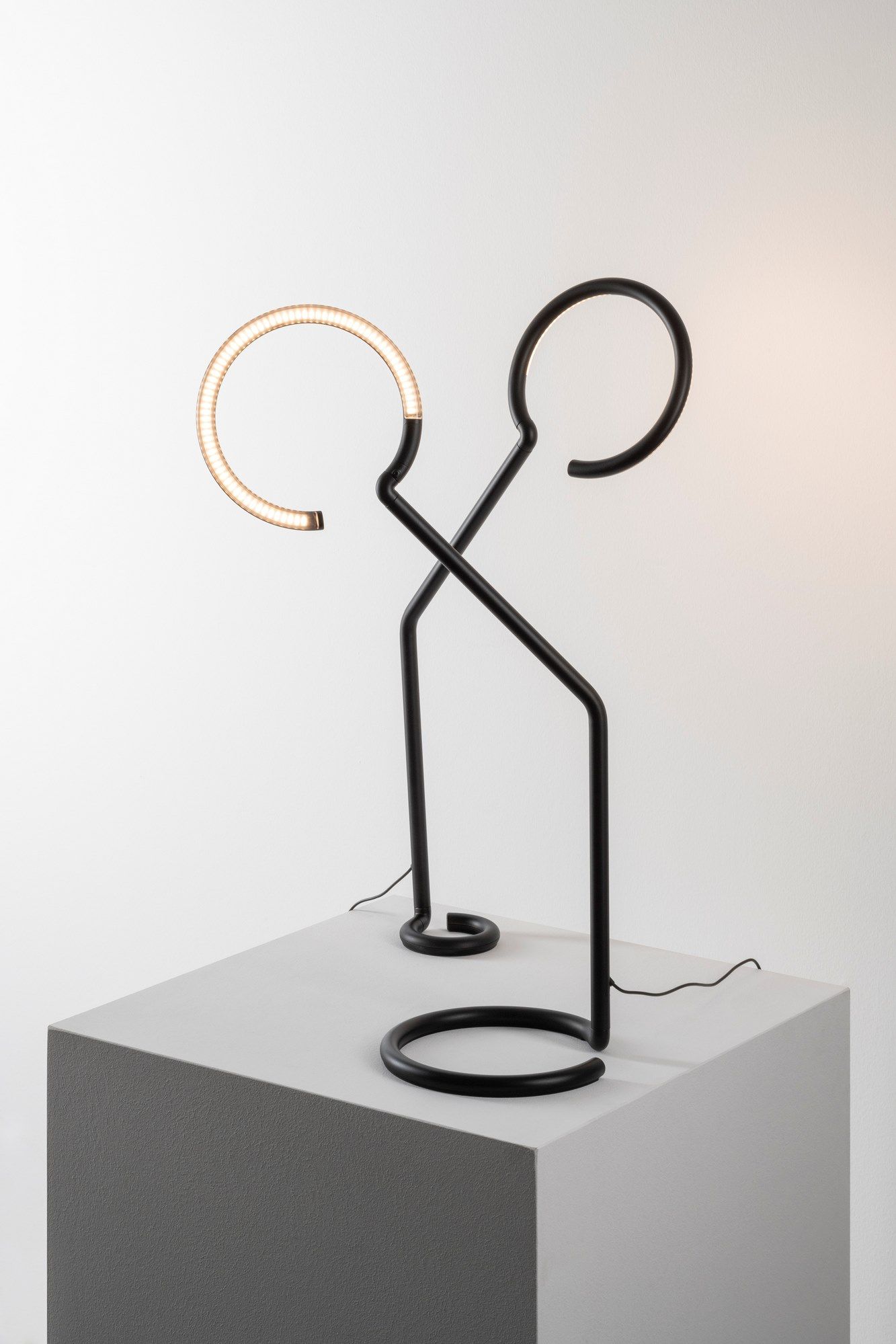 Регулируемая металлическая настольная лампа Artemide Vine Light ARCH-00085435 - Вид №14