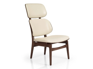 Кожаное кресло с подголовником