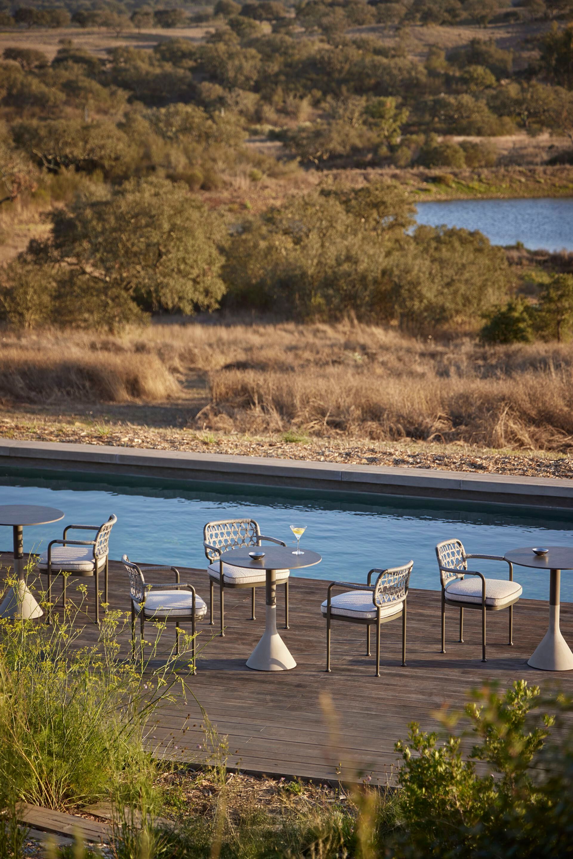 Алюминиевый стул с порошковым покрытием с подлокотниками POINT Curio ARCH-00076006 - Вид №1