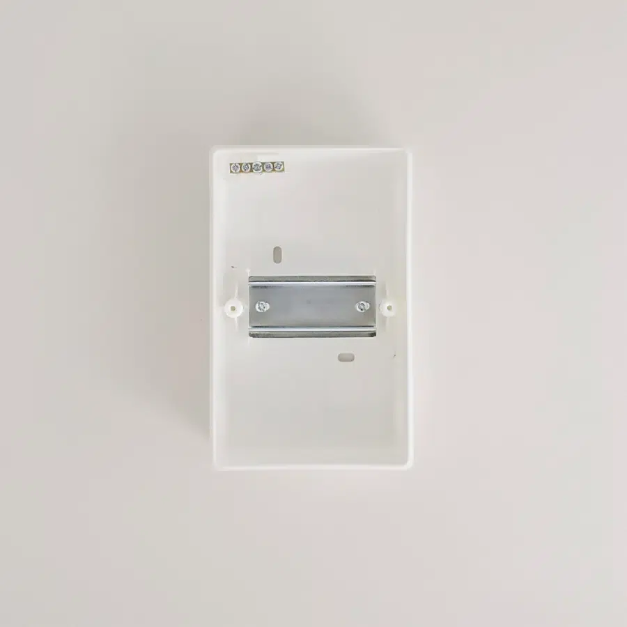 LUXRAY Бокс с прозрачной крышкой ЩРВ-П-4 для внутренней установки LEZARD 731-1000-004 - Вид №3