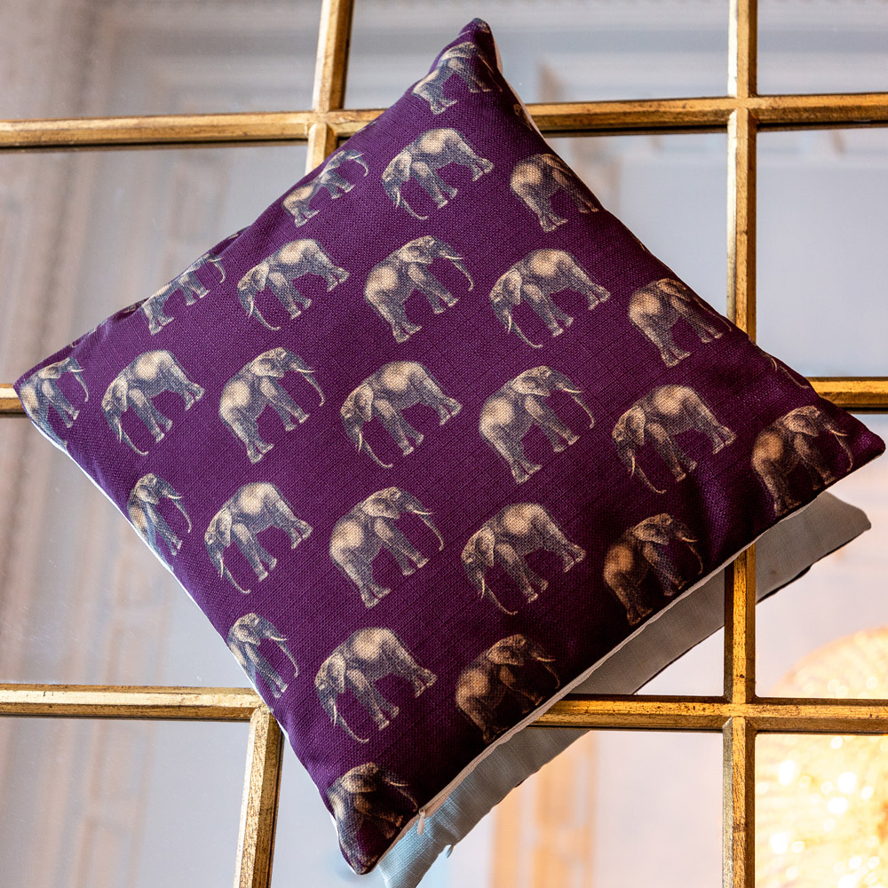 5115141 Интерьерная подушка «Группа слонов в бордовом» Object Desire  - Вид №5