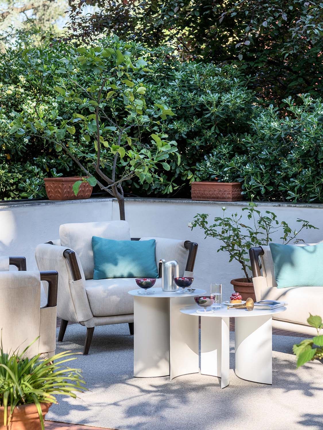 Круглый металлический садовый журнальный столик Flou Pierre ARCH-00009521 - Вид №1