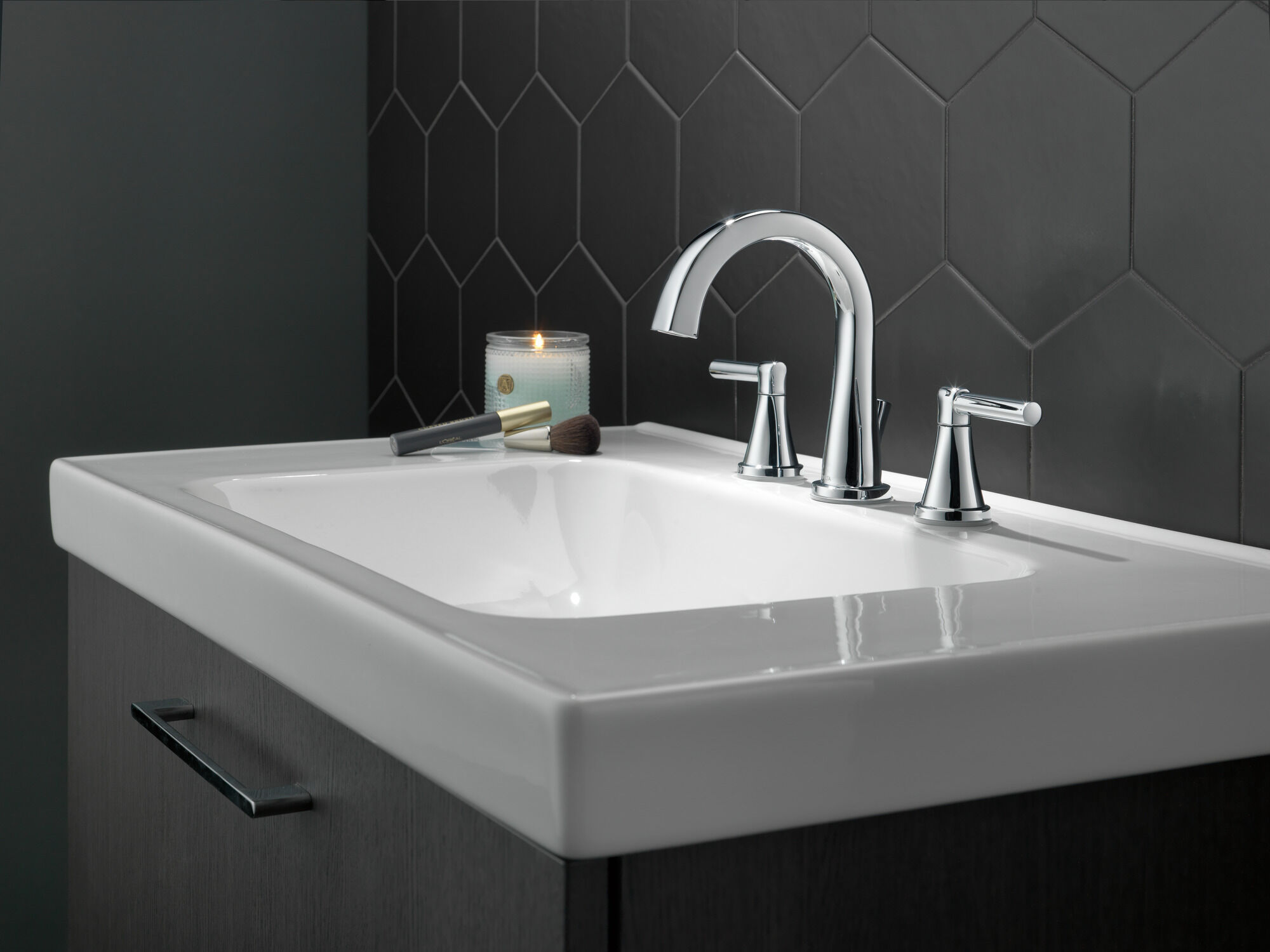 35891LF Смеситель для ванной комнаты с двумя ручками Delta Faucet Becker Хром  - Вид №3