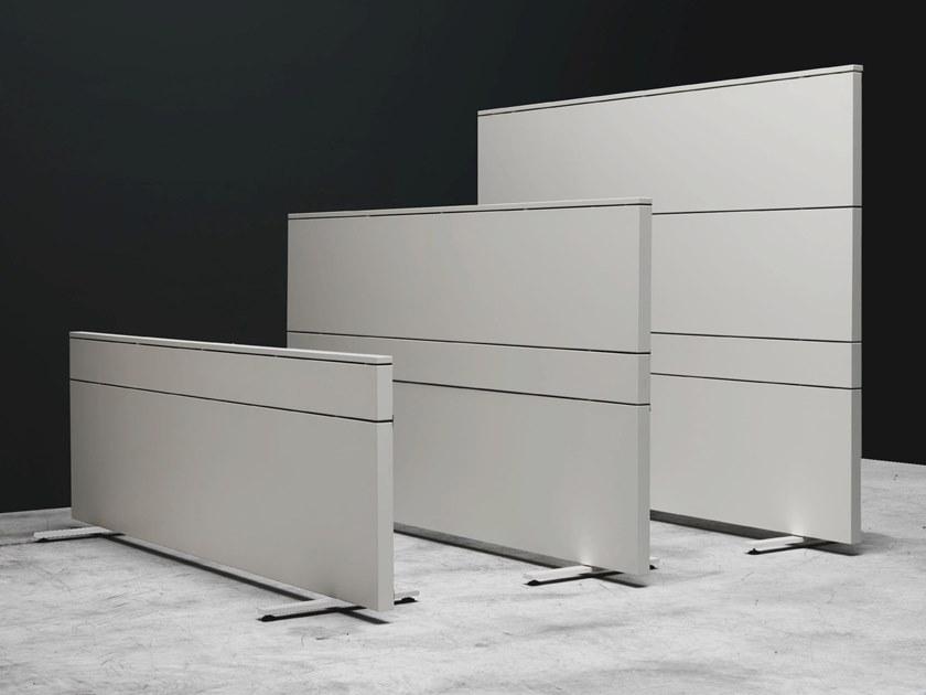 Manerba Отдельностоящая офисная перегородка из дерева K-word sun-id-1481570 - Вид №1