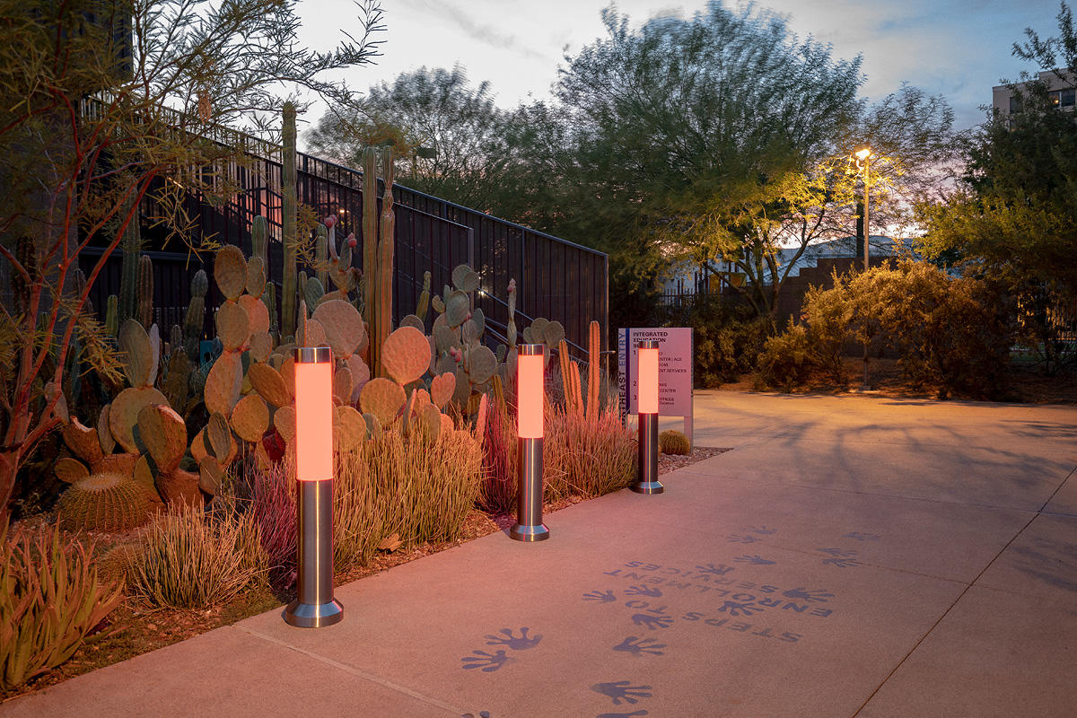 FSRT233 Столбик световой колонны  Forms-surfaces  - Вид №39