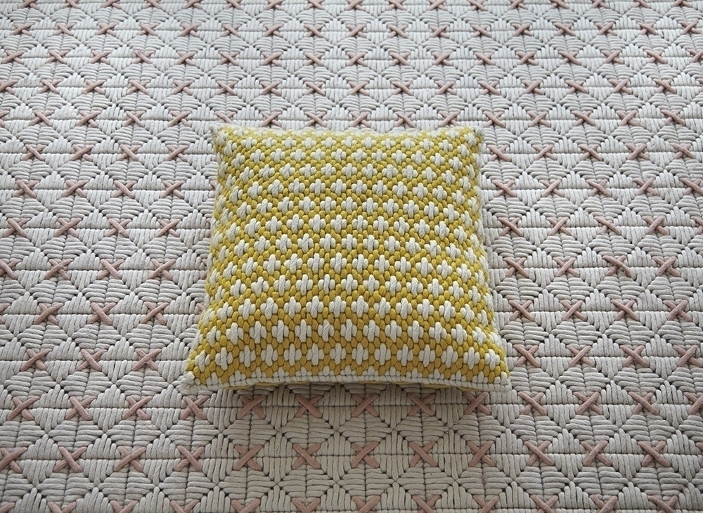 006147 Подушка Yellow - Yellow 50x50 GAN Silai Silaï