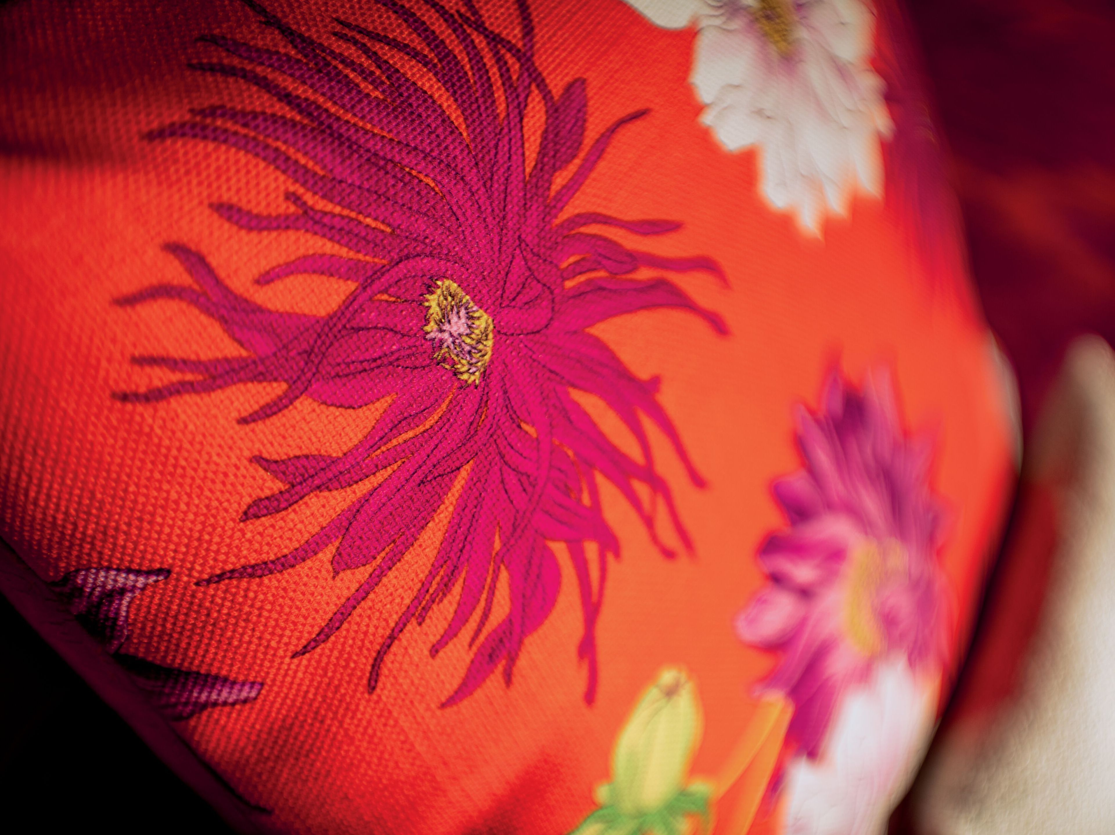 Квадратная подушка из ткани с цветочным рисунком K-3 Hana Pop ARCH-00085039 - Вид №4