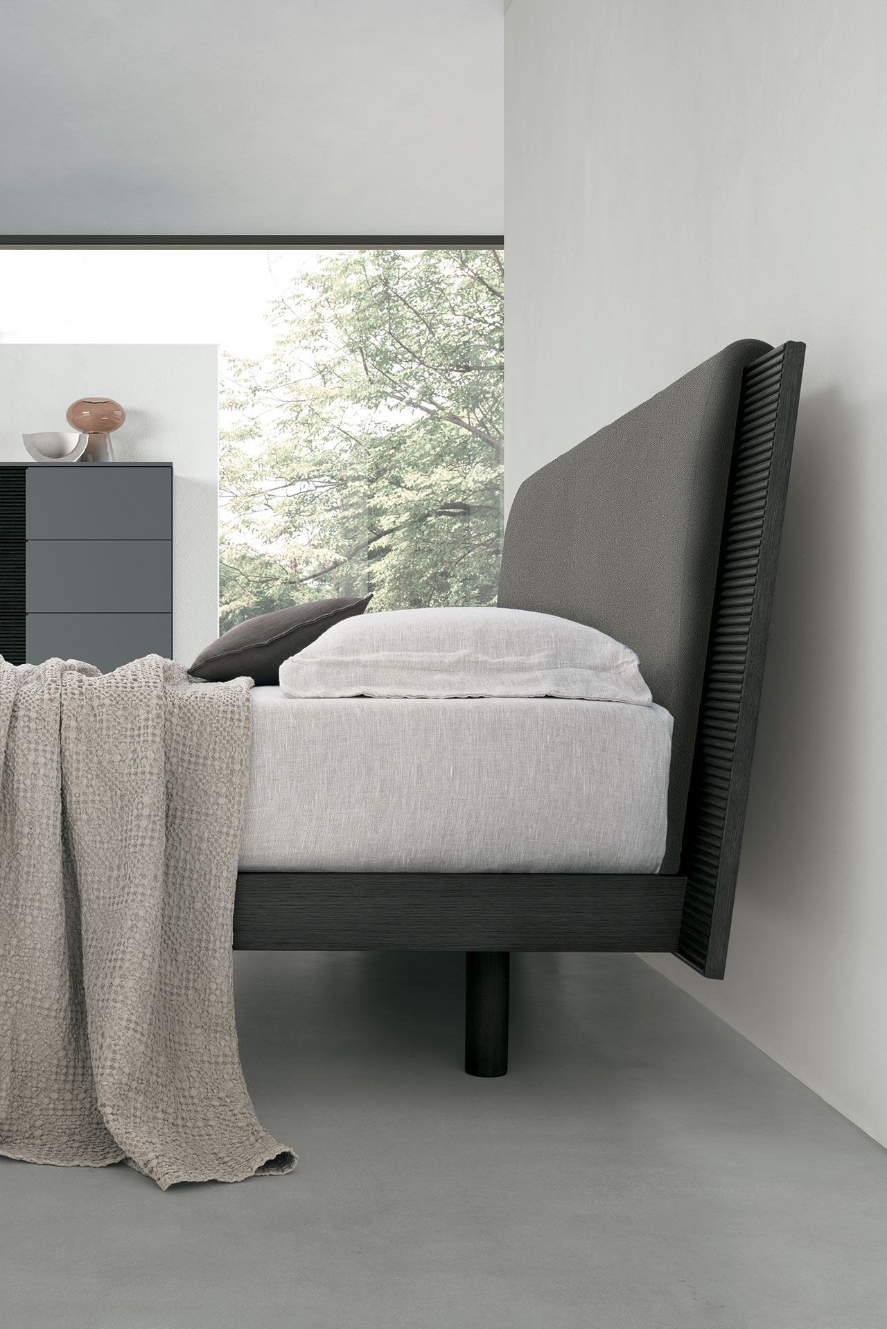 Деревянная двуспальная кровать с мягким изголовьем TOMASELLA BLISS ARCH-00088962 - Вид №5