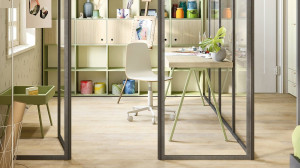 Стул с регулируемой высотой